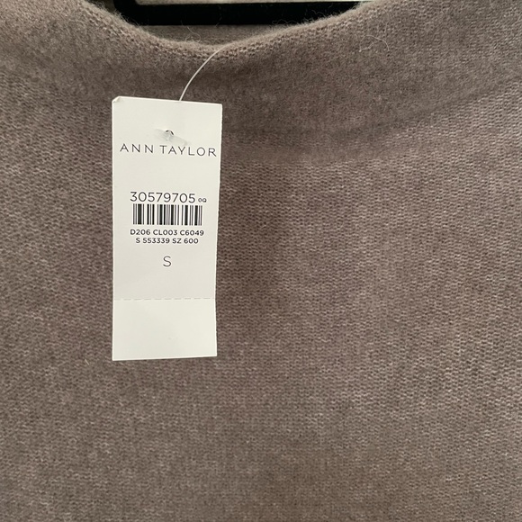 NWT Ann Taylor Funnel-neck Purple/Gray Sweater Small - Picture 3 of 4